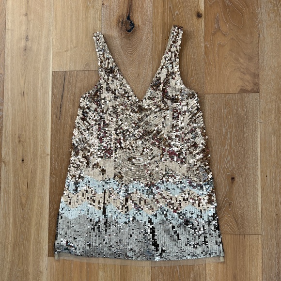 Women’s Urban Outfitters Sparkly Sequin V-Neck Mini Shift Dress - Picture 1 of 16